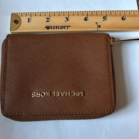Michael Kors zip around wallet - Picture 9 of 14